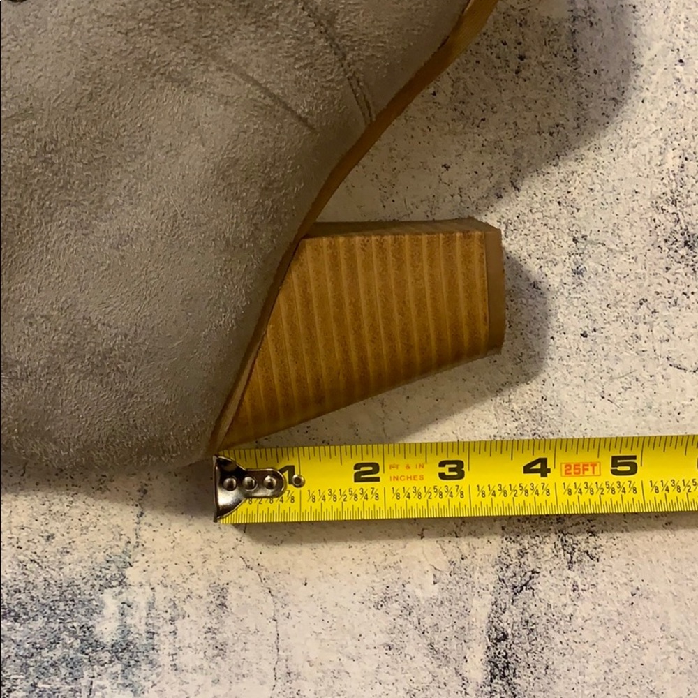 ✨GRAY SUEDE FEEL BOOTIE WITH TASSEL TIE LACES ✨ - Picture 6 of 6